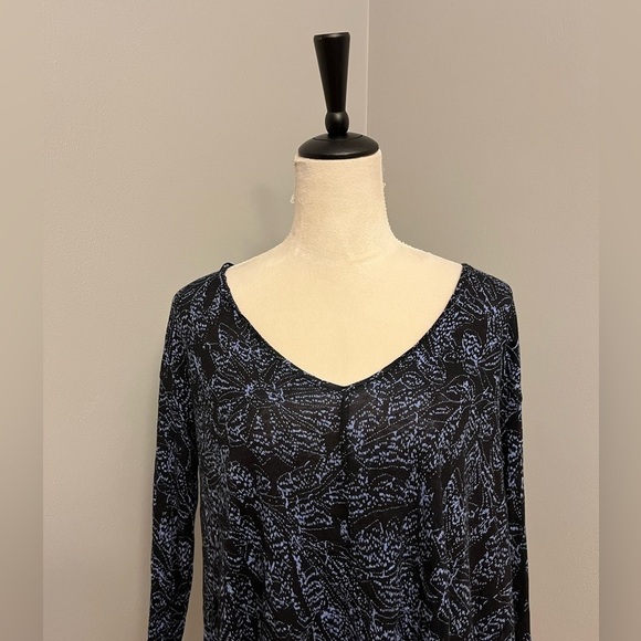 𝅺free People Lightweight Linen Blend T-shirt with Ruched Sleeves - Size Small - Picture 2 of 11